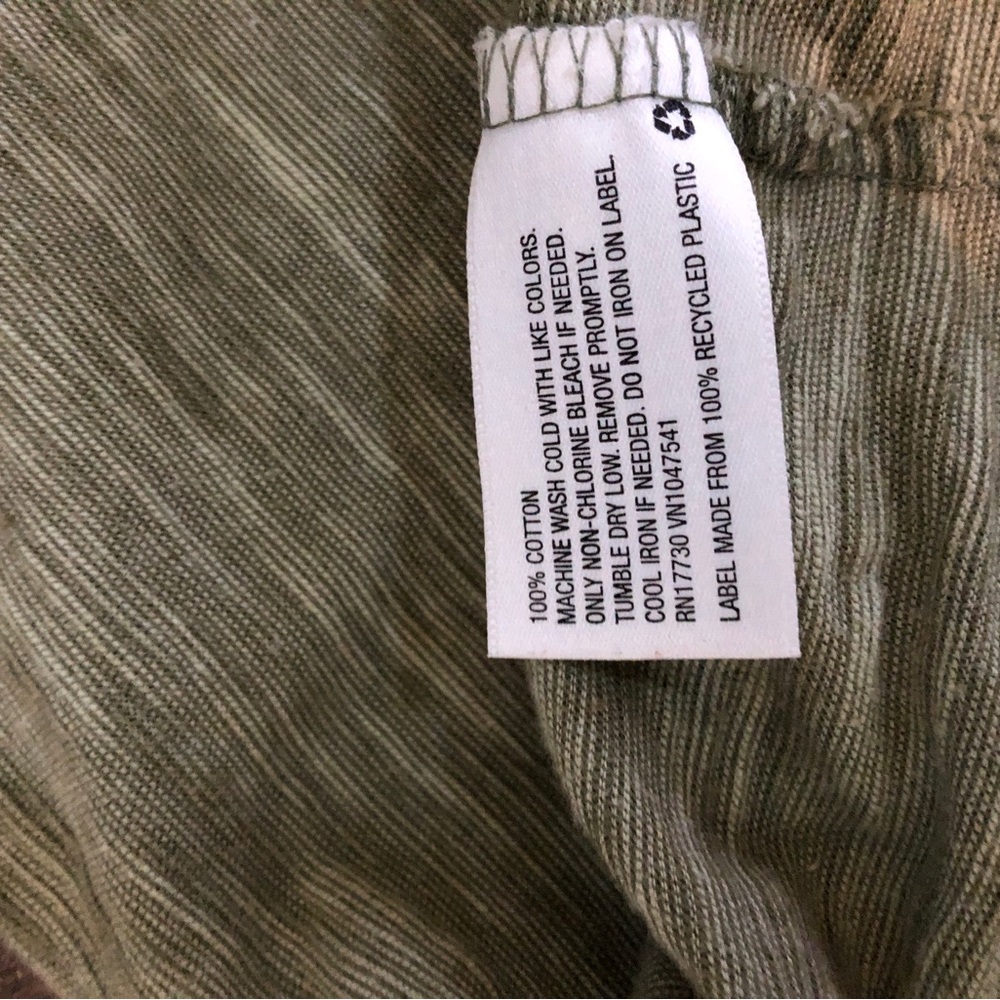 Like New - Merona Cotton Three Button Round Neck S/S Shirt SZ- MED - Picture 6 of 6